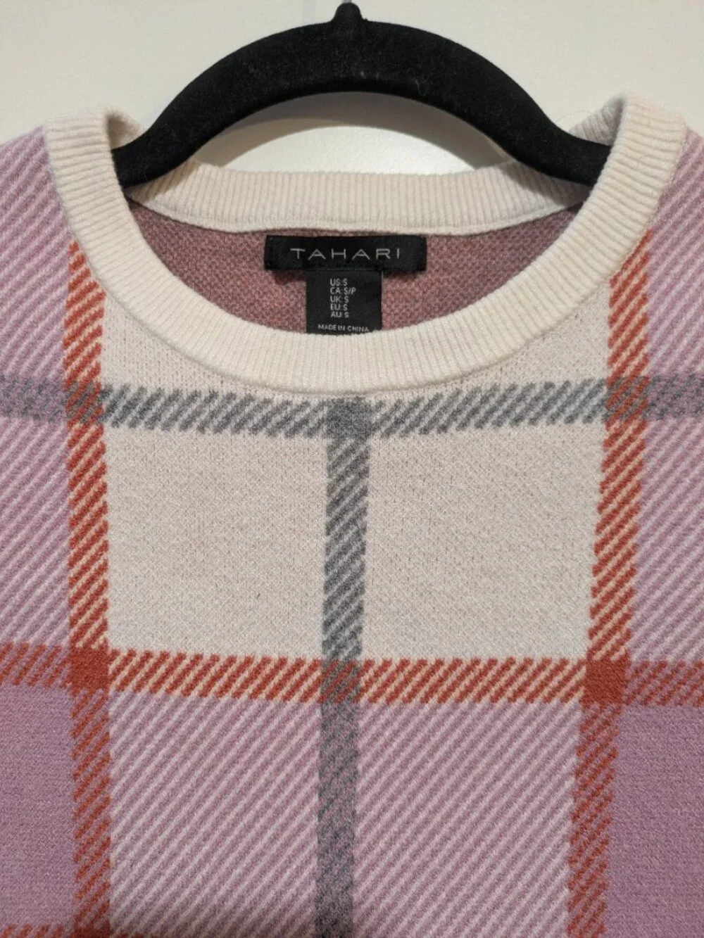 Tahari Pink Plaid Crewneck Sweater | Size Small | Soft Viscose Blend